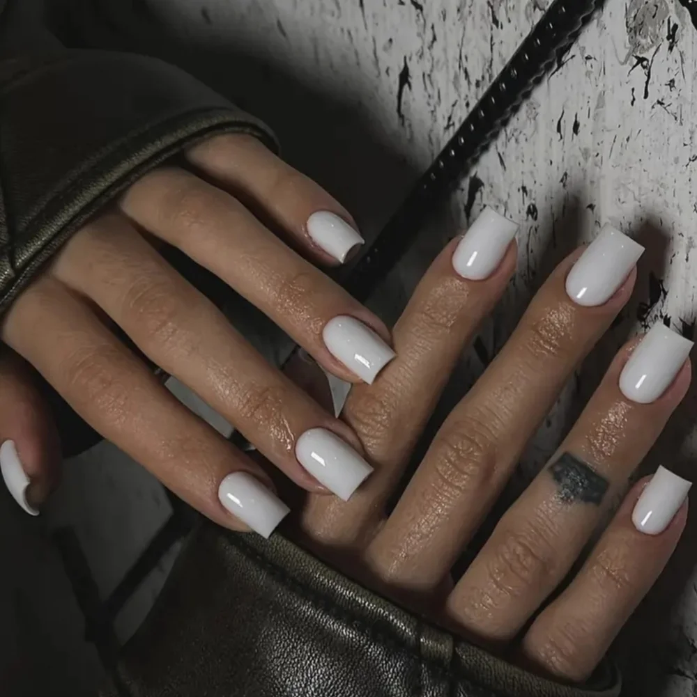 24 Pieces Fake Press On Nails